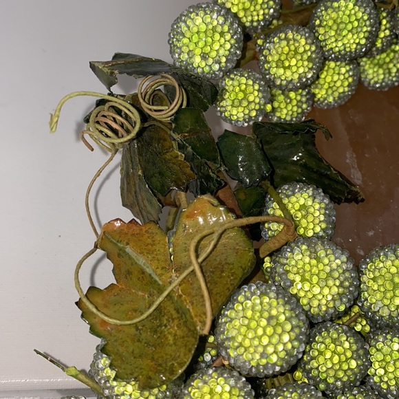 Vintage glass micro beaded faux grapes- set of 4 clusters - Picture 13 of 16